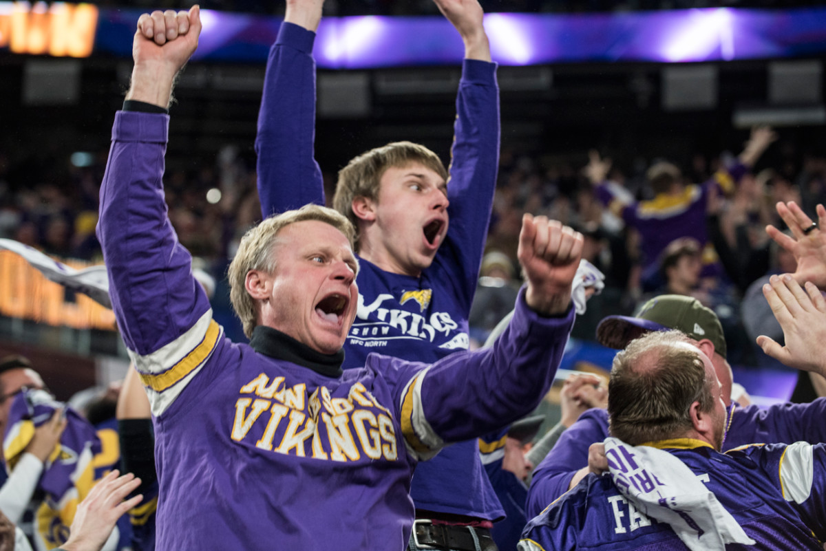 mmqb-vikefans.jpg